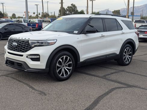 Certified 2024 Ford Explorer ST-Line w/ Class IV Trailer Tow Package image 5