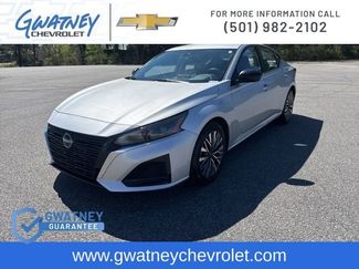 Used 2024 Nissan Altima 2.5 SV video 1