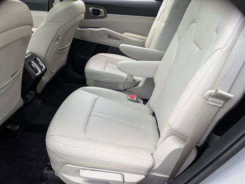 Used 2023 Kia Sorento EX w/ Panoramic Sunroof Package image 20