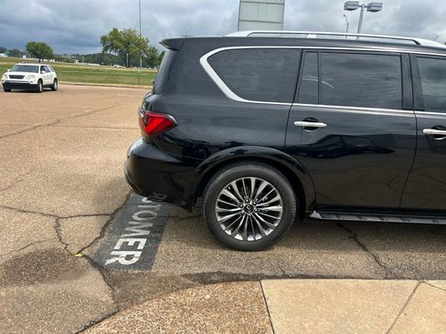 Used 2018 INFINITI QX80 2WD w/ Driver Assistance Package image 40