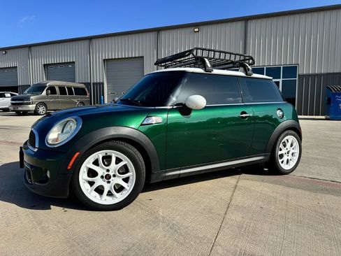 Used 2011 MINI Cooper S FWD image 2
