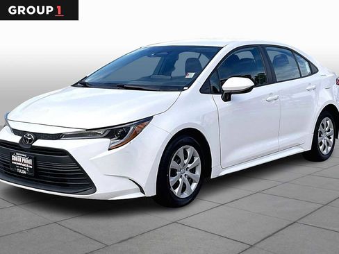 Used 2024 Toyota Corolla LE image 1