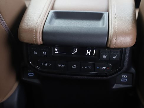 Used 2026 Toyota Grand Highlander Platinum image 17