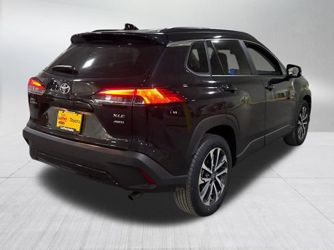 Used 2025 Toyota Corolla Cross XLE image 6