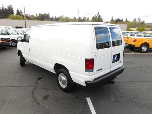 Used 2006 Ford E-250 and Econoline 250 image 8