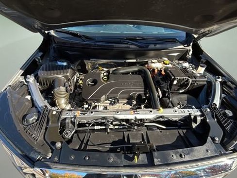 Used 2023 GMC Terrain SLT image 32