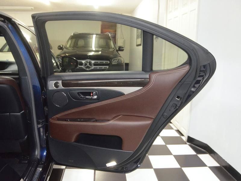 Used 2017 Lexus LS 460 RWD image 23