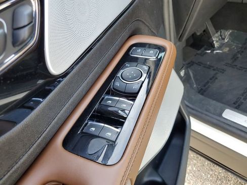 Used 2024 Lincoln Aviator Reserve w/ Equipment Group 201A image 17