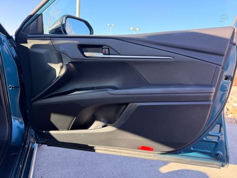 Used 2025 Toyota Camry SE w/ Convenience Package image 31