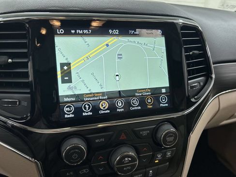 Used 2019 Jeep Grand Cherokee Limited AWD/4WD image 16