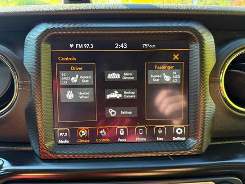 Used 2021 Jeep Gladiator Overland image 22