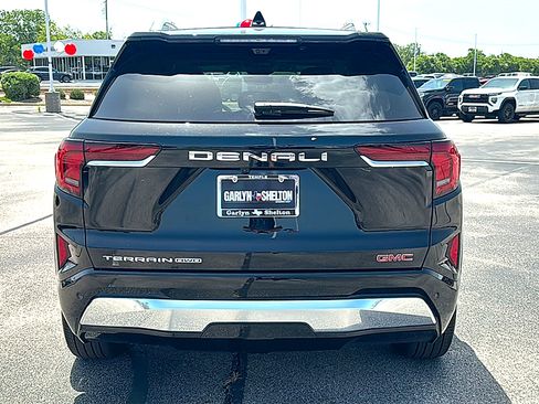 Used 2026 GMC Terrain Denali AWD/4WD image 7