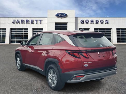 Used 2025 Hyundai Tucson SE FWD image 3