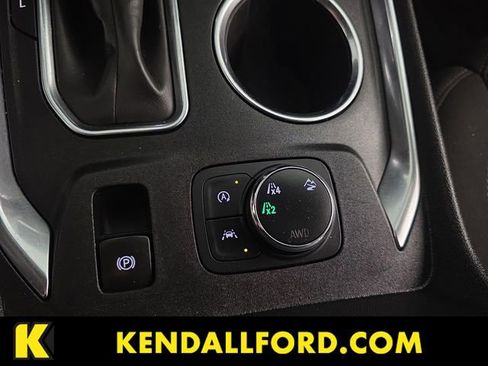 Used 2023 Chevrolet Traverse LT image 16