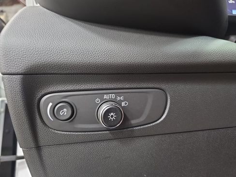 Used 2023 Buick Envision Essence AWD/4WD image 24