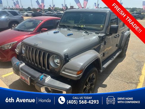 Used 2023 Jeep Wrangler Unlimited Sahara w/ Cold Weather Group AWD/4WD image 2