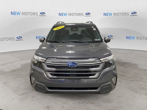 Certified 2025 Subaru Forester Premium AWD/4WD image 8