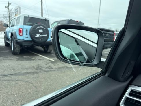 Used 2025 BMW 330i xDrive Sedan w/ Premium Package image 41