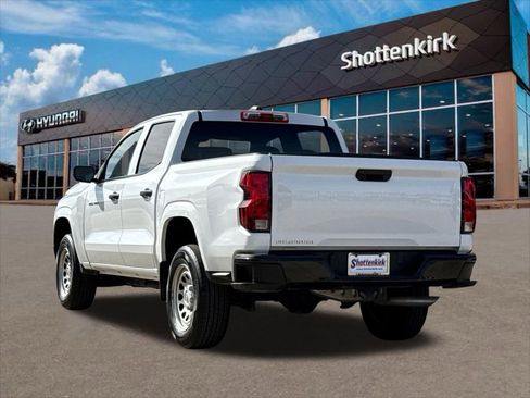 Used 2024 Chevrolet Colorado W/T image 8