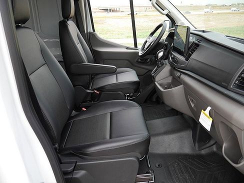 New 2025 Ford Transit 250 148 Medium Roof Extended AWD image 26