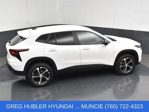 Used 2024 Chevrolet Trax RS FWD image 27