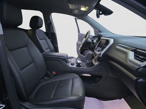 Used 2023 GMC Acadia SLT image 16