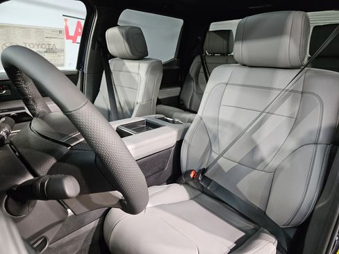 New 2026 Toyota Tundra Limited image 12