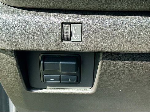 Used 2024 Chevrolet Colorado ZR2 w/ ZR2 Convenience Package III image 9