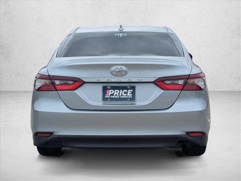 Used 2022 Toyota Camry LE FWD image 6