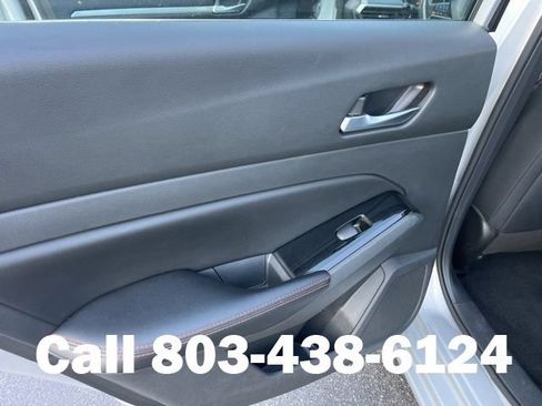 Used 2024 Nissan Altima 2.5 SR FWD image 13