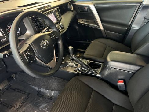 Used 2018 Toyota RAV4 LE w/ All Weather Liner Package FWD image 9