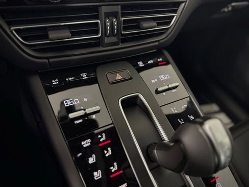 New 2026 Porsche Macan image 25