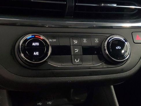 Used 2025 Buick Envista Preferred image 20