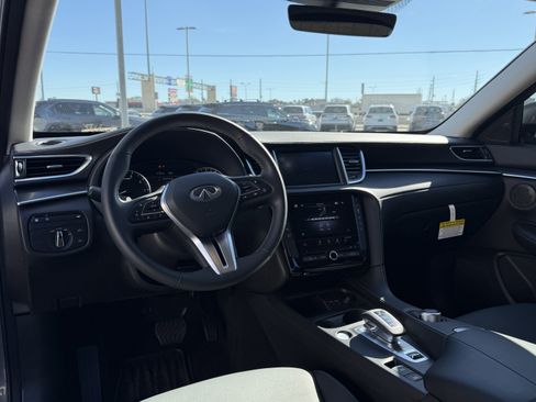 Certified 2025 INFINITI QX50 Pure image 15