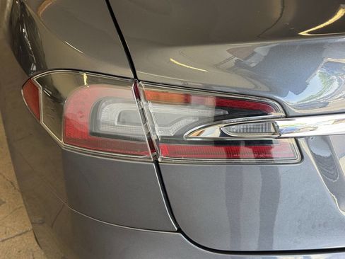 Used 2019 Tesla Model S Long Range AWD/4WD image 38