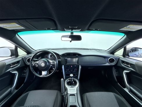 Used 2017 Toyota 86 image 21