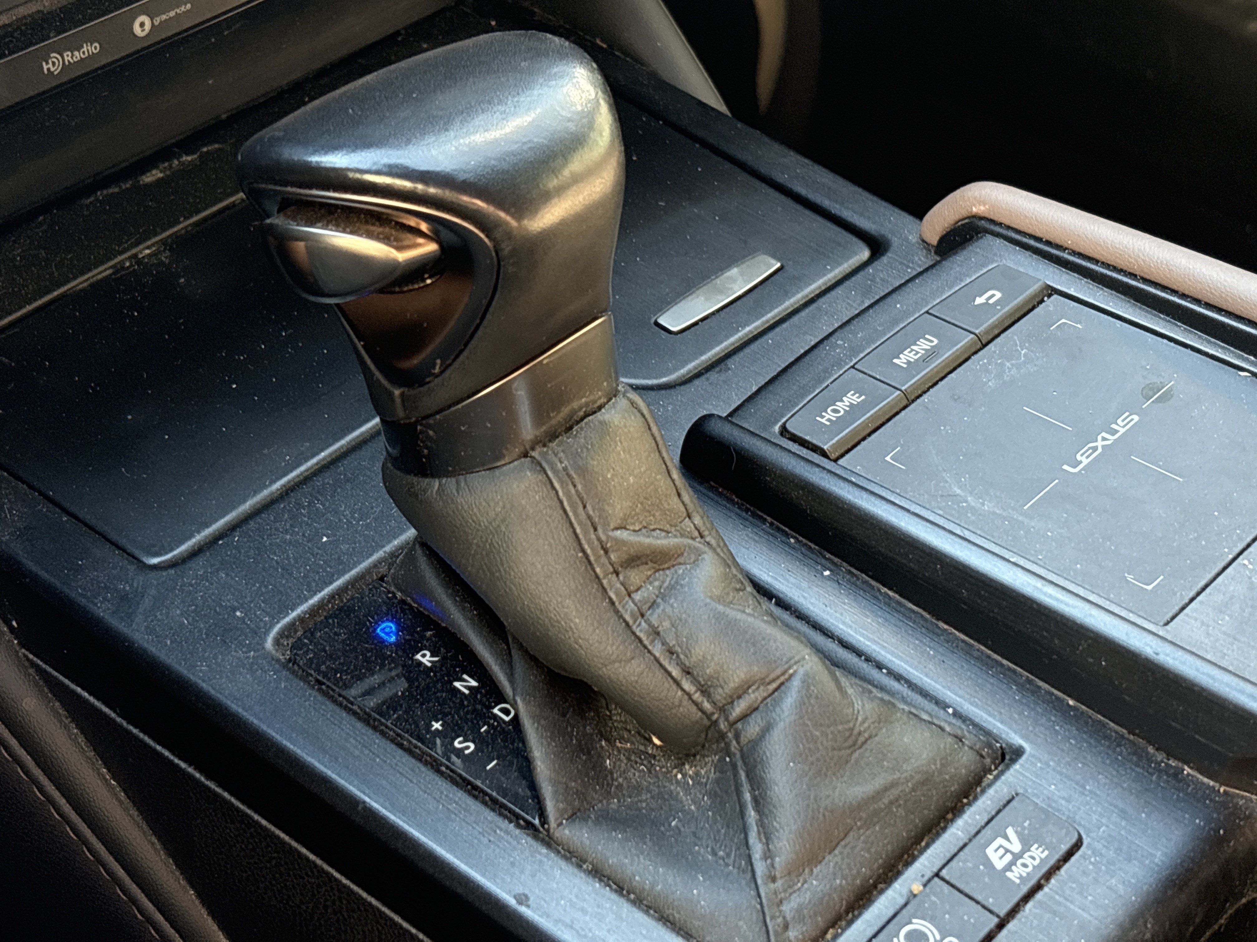 Used 2022 Lexus ES 300h FWD image 26
