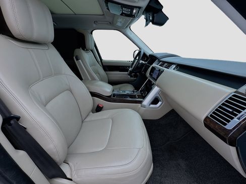 Used 2020 Land Rover Range Rover HSE image 20