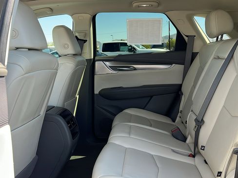 Used 2023 Cadillac XT5 Premium Luxury image 13