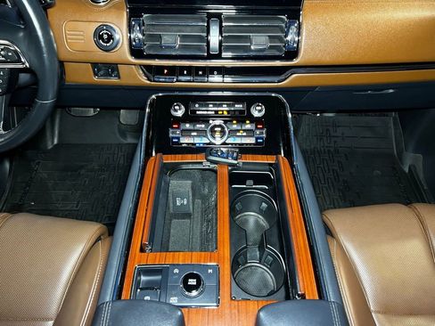 Used 2023 Lincoln Navigator Reserve AWD/4WD image 26