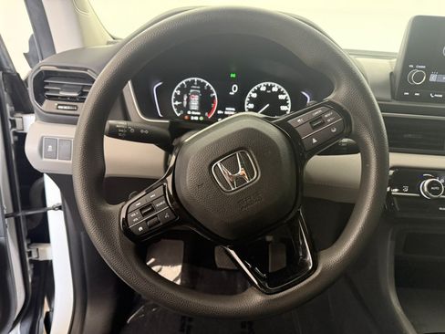 Used 2023 Honda Pilot LX image 21