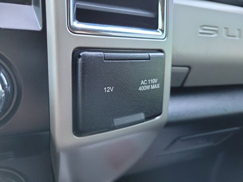 Used 2018 Ford F250 Lariat w/ Chrome Package AWD/4WD image 18