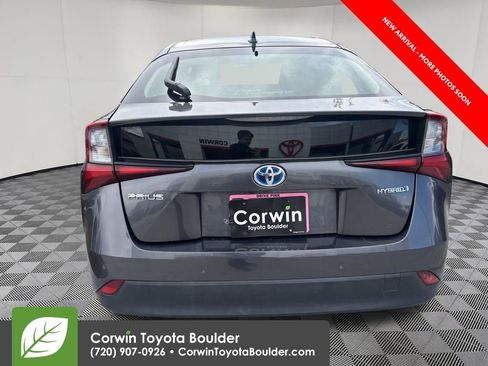 Used 2019 Toyota Prius LE FWD image 6