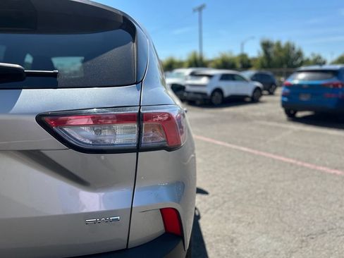 Used 2022 Ford Escape SE w/ SE Sport Appearance Package AWD/4WD image 6
