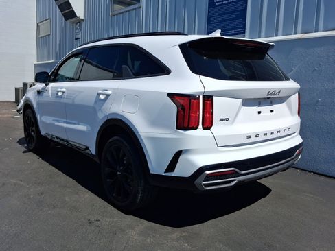 Used 2022 Kia Sorento SX AWD/4WD image 3