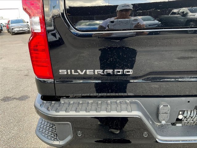 New 2026 Chevrolet Silverado 2500 Custom w/ Custom Value Package AWD/4WD image 12