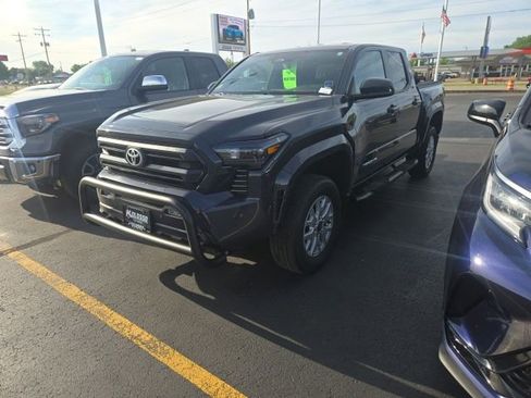 Used 2024 Toyota Tacoma SR5 AWD/4WD image 3