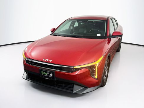 Used 2025 Kia K4 FWD image 3