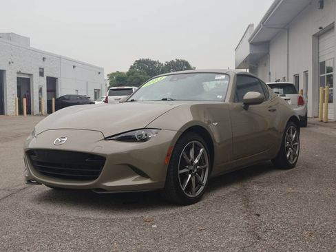 Used 2023 MAZDA MX-5 Miata Grand Touring RWD image 3