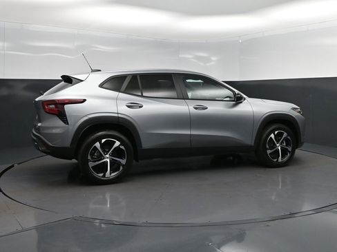 New 2026 Chevrolet Trax RS FWD image 8